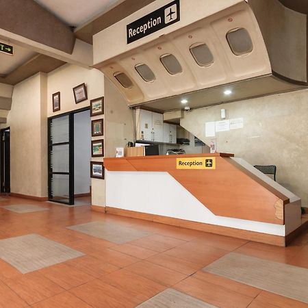 Hotel Reddoorz Near Mandaya Royal Hospital Puri Tangerang Esterno foto
