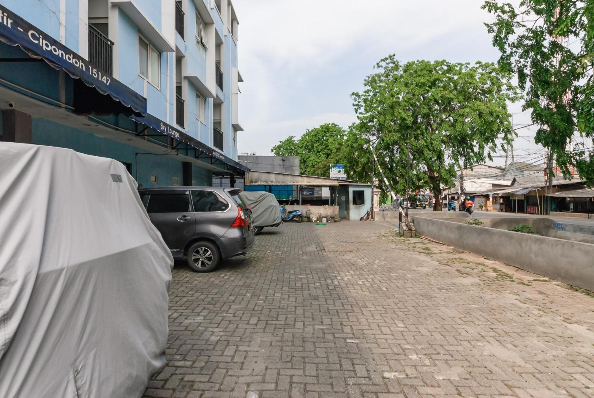 Hotel Reddoorz Near Mandaya Royal Hospital Puri Tangerang Esterno foto