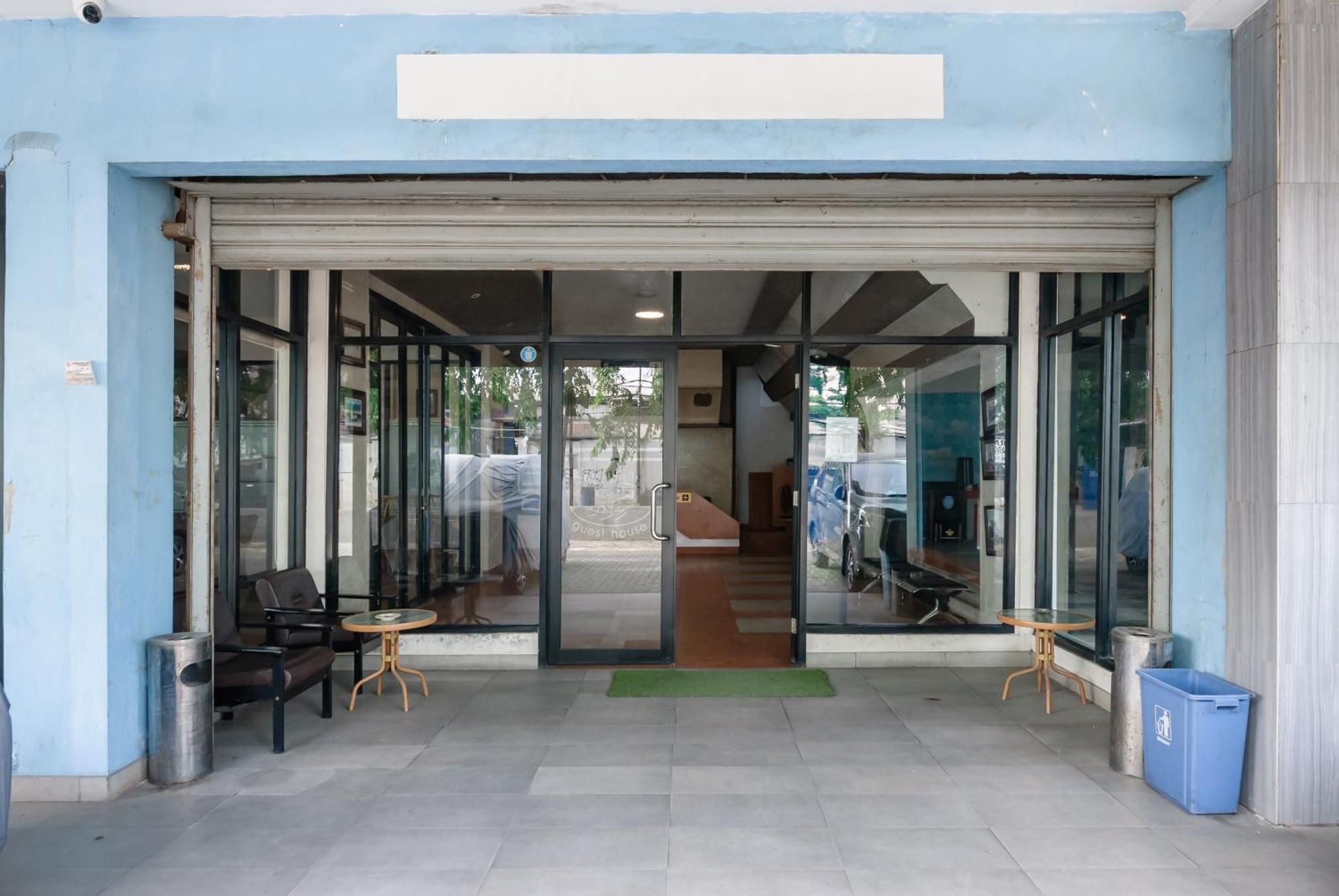 Hotel Reddoorz Near Mandaya Royal Hospital Puri Tangerang Esterno foto